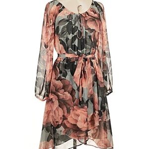 This Jennifer Lopez Pink & Gray Floral Slit Sleeve Dress in size S